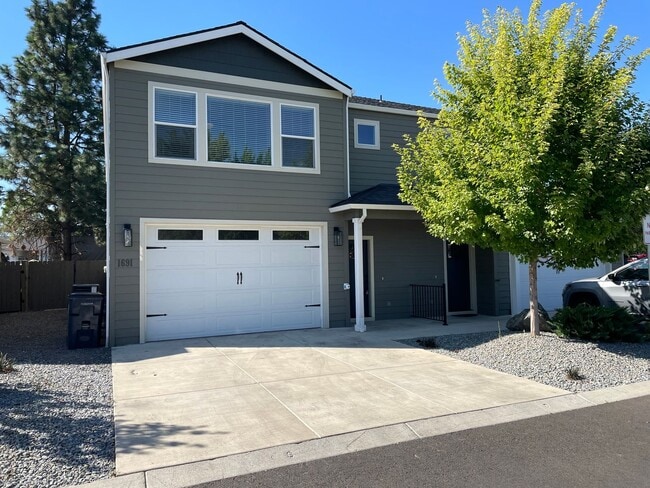 Photo - Gorgeous 4 Bedroom 2.5 Bath Home-A Must Se...