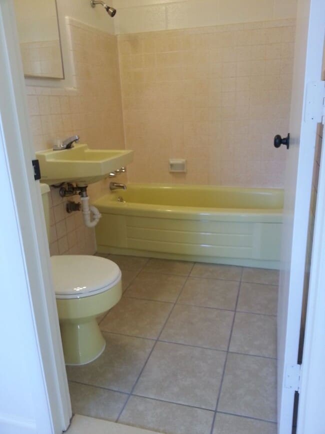 Photo - 1BD/1BA close to Moana/So. Virginia $1,350 avail immediately