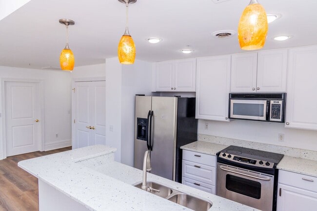 Building Photo - 6 N 6th St Unit #3E