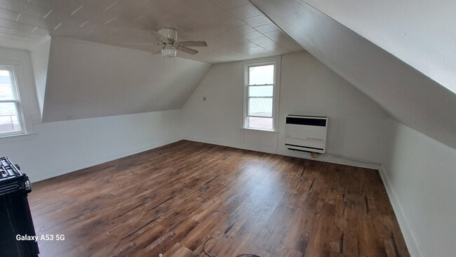 Photo - 1132 E Lovejoy St Unit Upper Rear