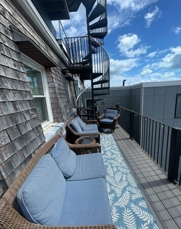 Photo - 821 E Broadway