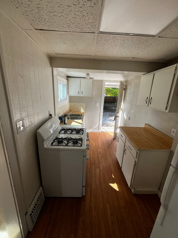 Photo - 590 Thayer St