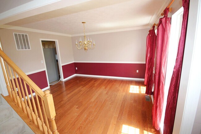 Dining Room - 181 Darlene Dr