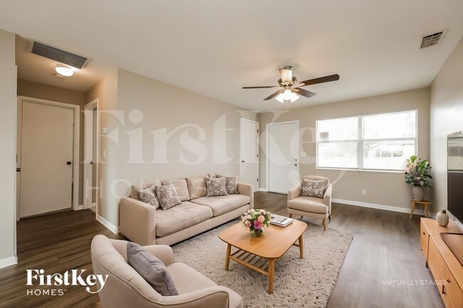 Photo - 409 SE 4th Terrace