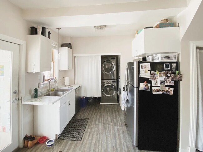 Photo - 632 Quincy St NE Unit 1
