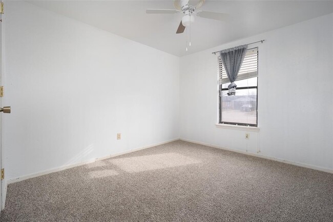 Photo - 1071 Raintree Mansion