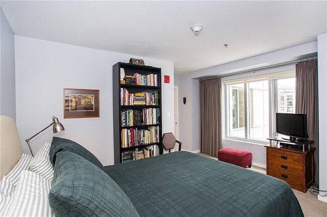 Photo - "Chic 1-Bedroom Urban Retreat with Granite...