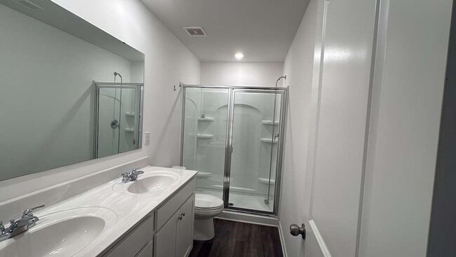 Photo - 145 Star Ct