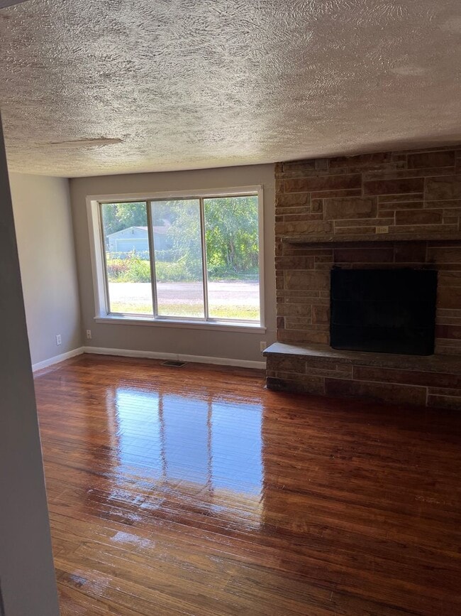 Photo - Cornell Duplexes Unidad 1527 E Cornell