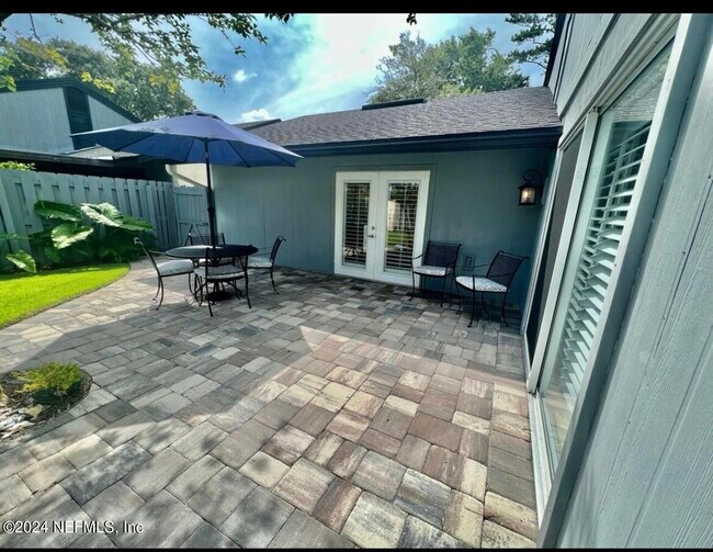 Photo - 184 Bermuda Ct