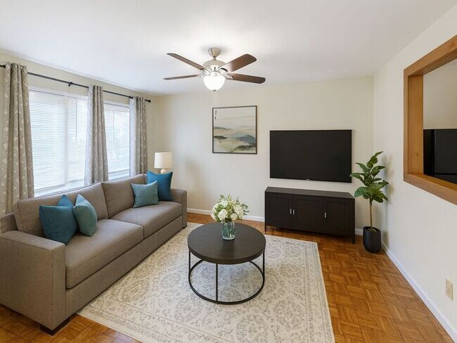 Photo - Beautiful 3BR 1BA Home w/ 2-Car Garage in Kansas City