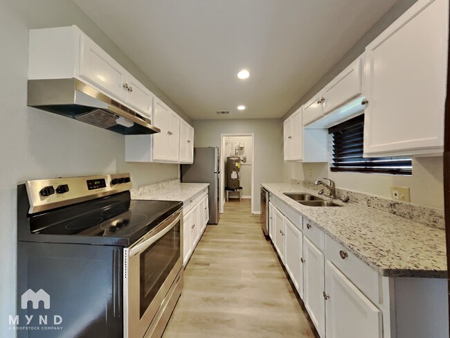 Photo - 11807 Roandale Dr