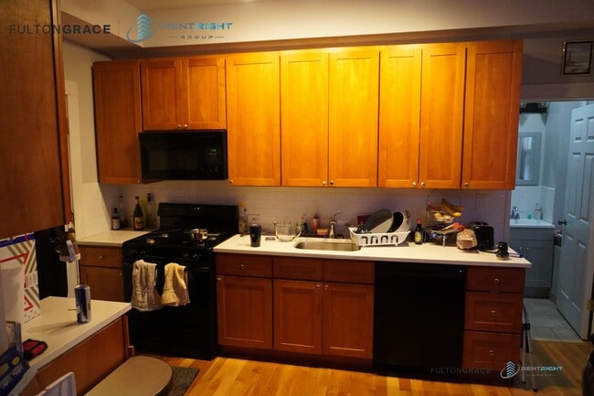 Photo - 1846 W 18th St Unit 1F