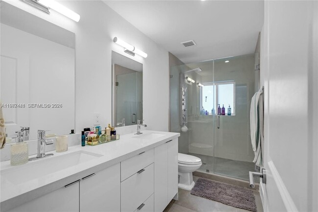 Southwest 164th Street, Miami, FL 33157 - 3 BR 3 BA single-family home