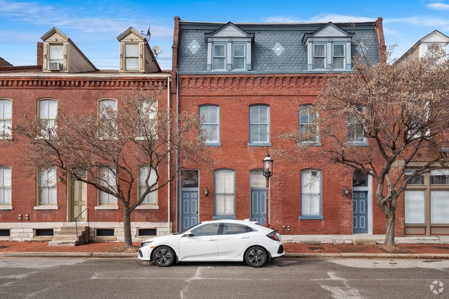 Building Photo - 1703 S 11th St Unit APT D