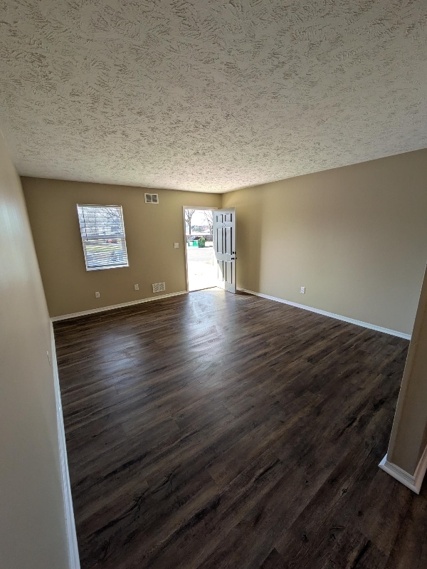 Photo - 530 N Union St Apartamento