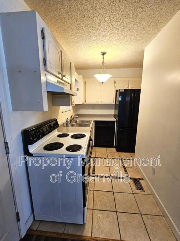 Photo - 107 Fowler St