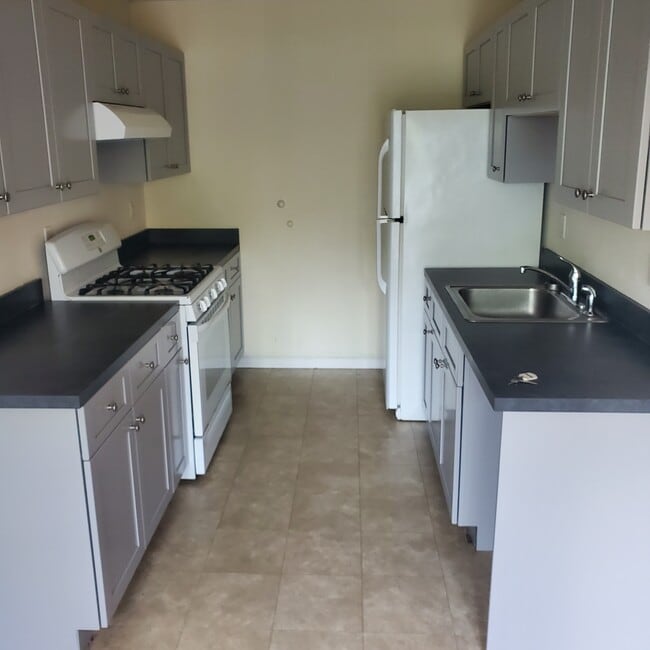 Building Photo - 16 Morris St