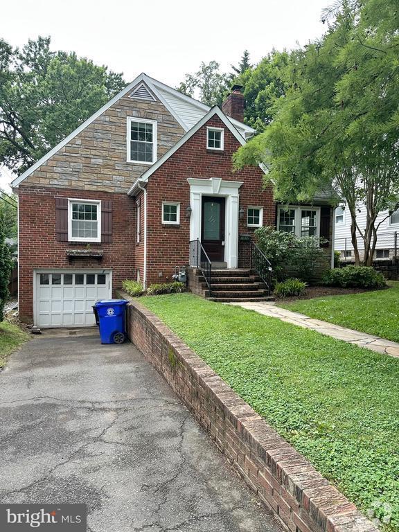 Building Photo - 1612 N Buchanan St Rental