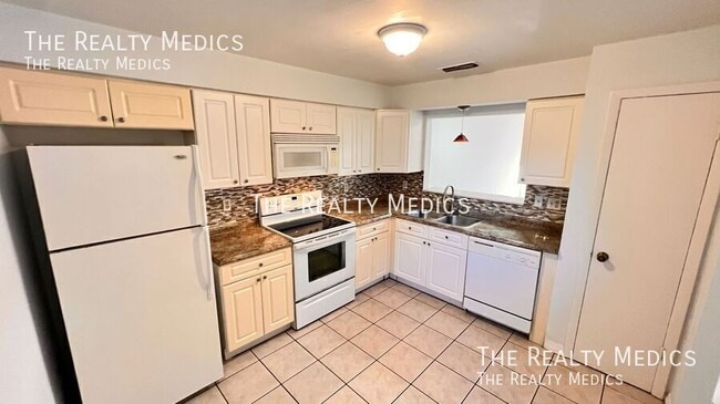 Photo - 7628 University Garden Dr