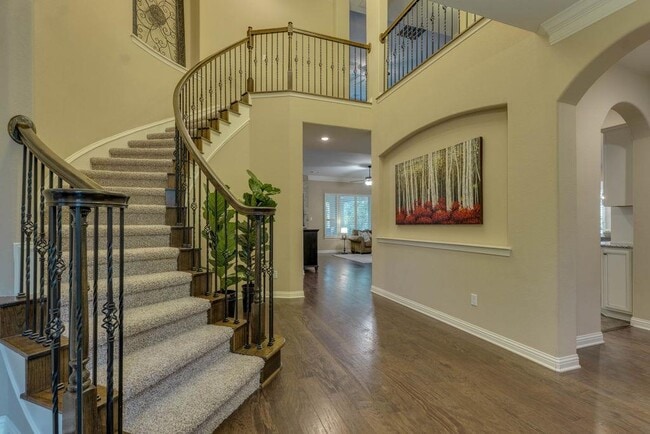 Photo - 308 Duffy Ln