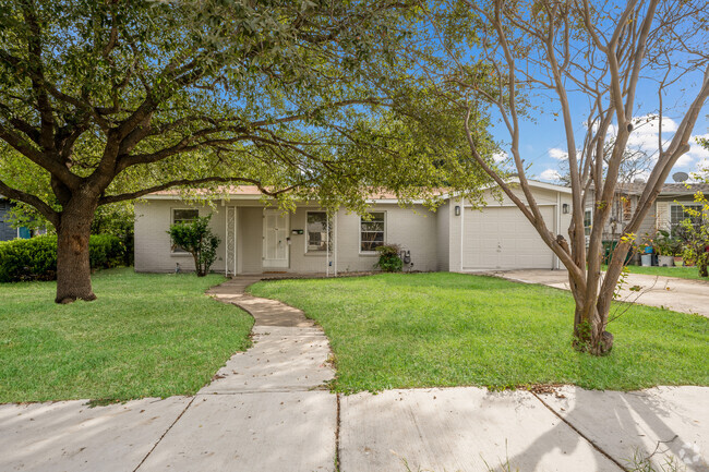 Building Photo - 134 Honey Jay Dr Rental