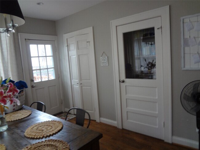 Photo - 307 E 28th St