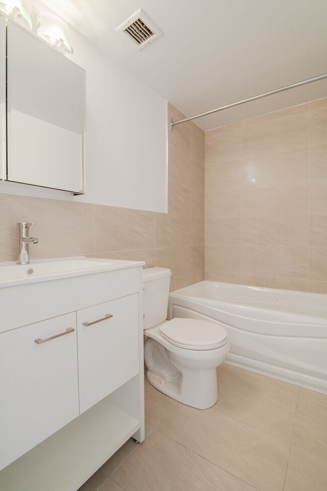 Photo - 4555 Av. Bonavista Unit 503