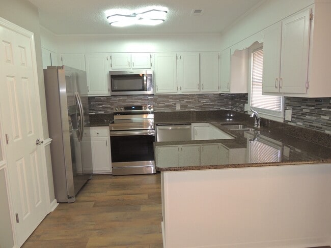 Photo - 5421 Thompson Cir