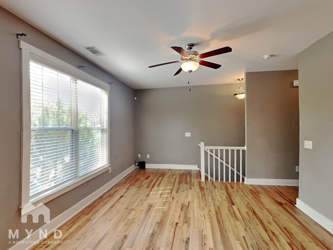 Photo - 185 Herring St