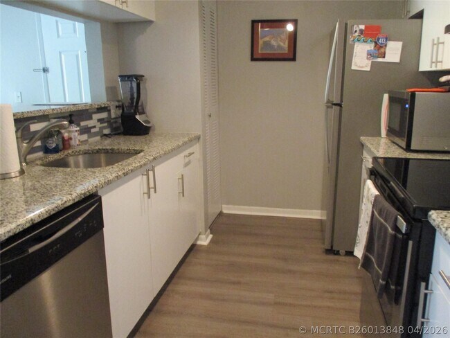 Photo - 123 Yacht Club Way Unit 206