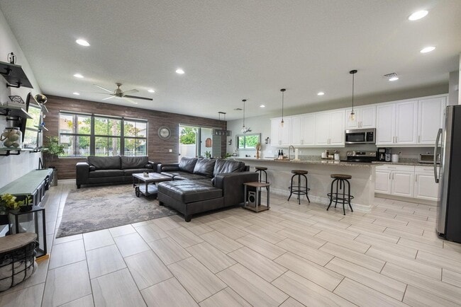 Photo - 11985 Park Central