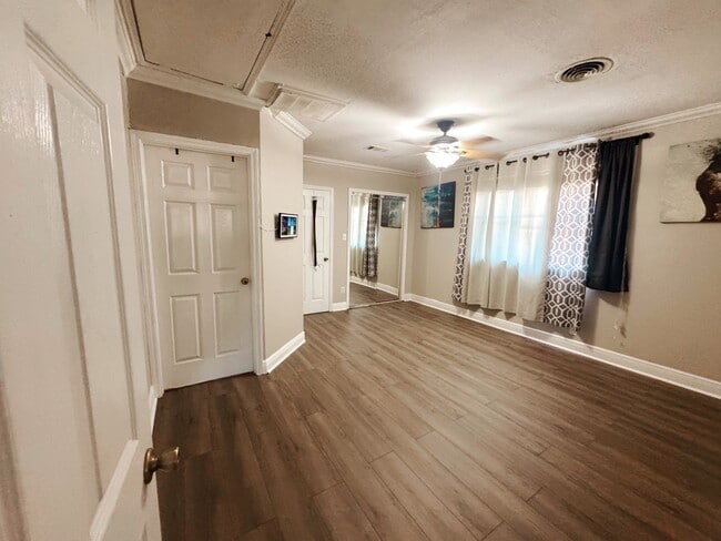 Photo - 936 Brockenbraugh Ct