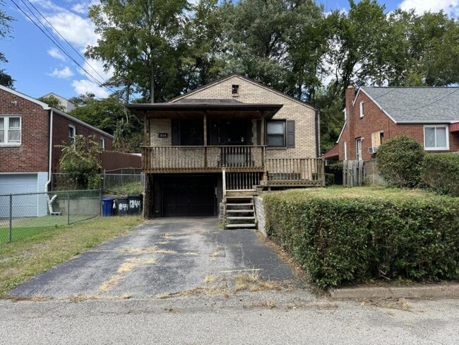 Photo - 1844 Younger Ave