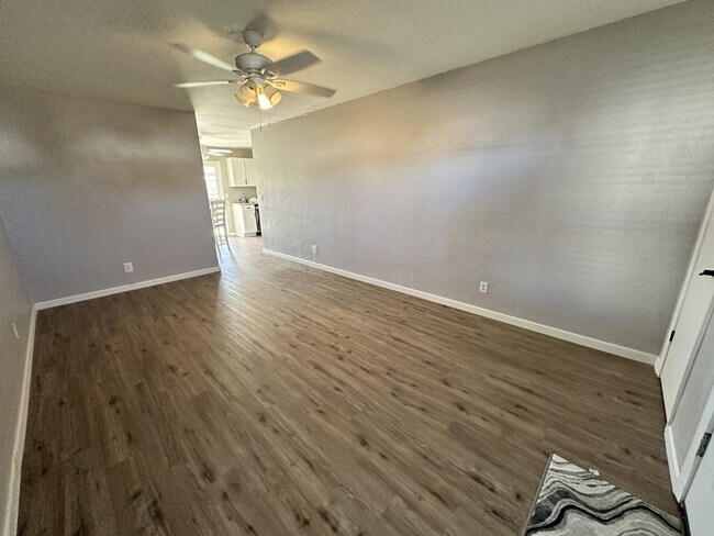 Photo - 202 Dianna Dr