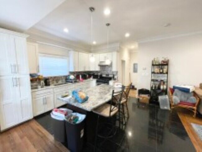 Photo - 32 Sumner St Apartments Unit 1