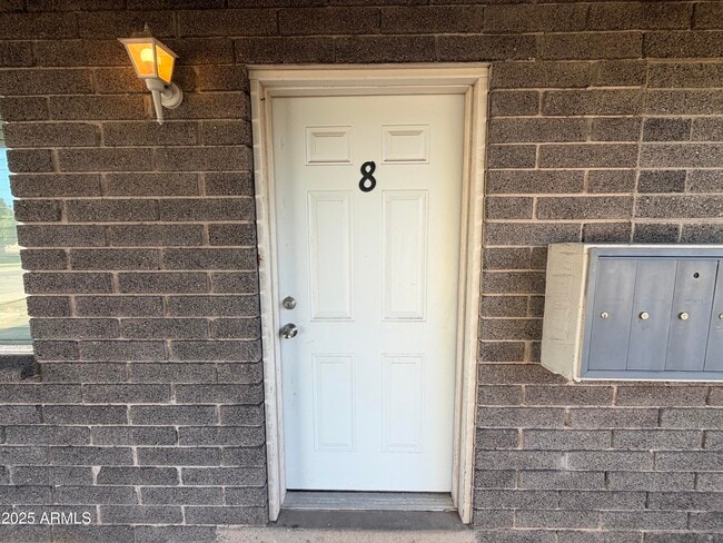 Building Photo - 625 E Broadway Rd