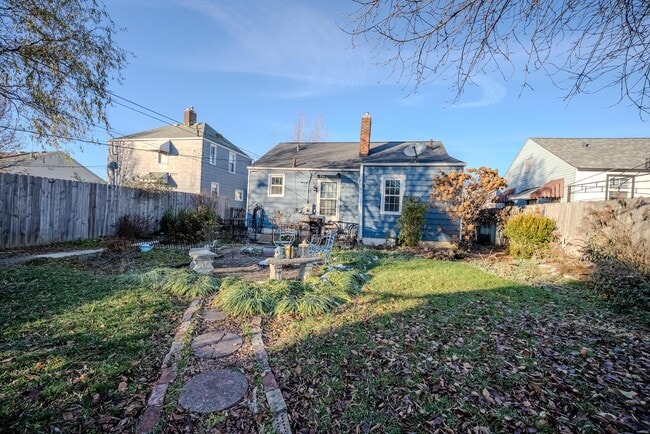 Photo - 657 E Moler St