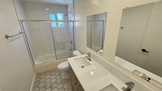Photo - 339 N Harvard Blvd