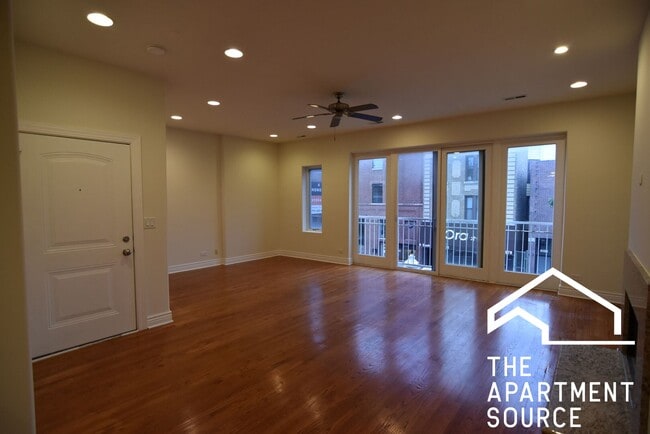 Building Photo - 5142 N Clark St Unit 2