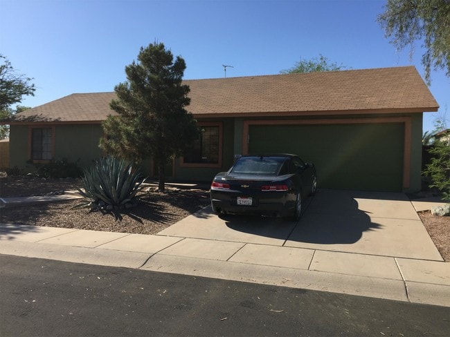 Photo - 465 E Providence Dr