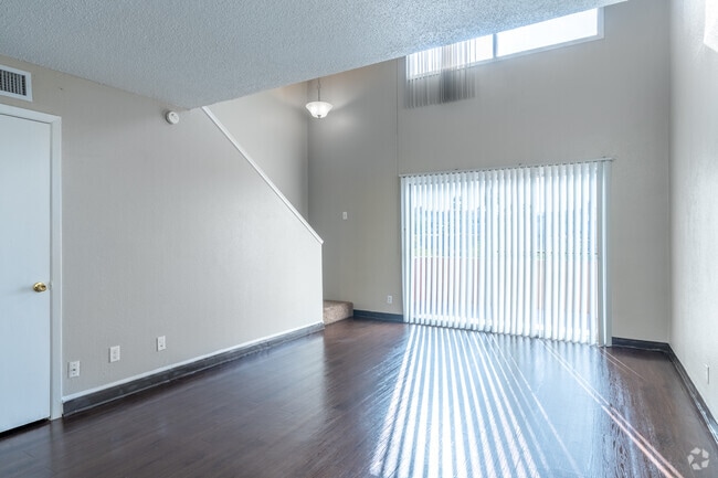 1BR, 1.5BA - 800SF - Living Room