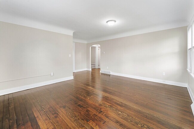 Photo - 465 Cherry St