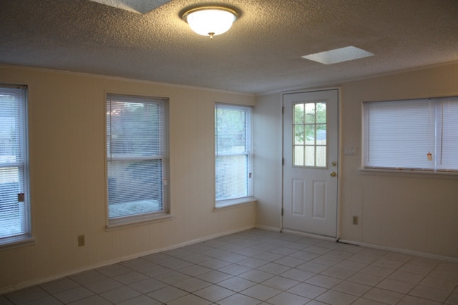 Photo - 5006 Green Oaks Dr