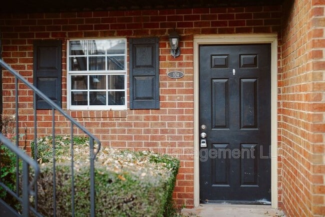 Photo - 1688 Prince Ave