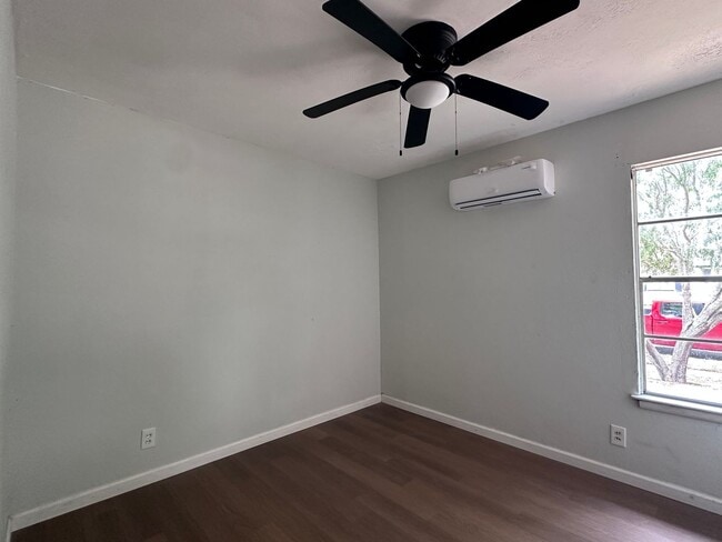 Photo - 4533 Bluebelle Ln