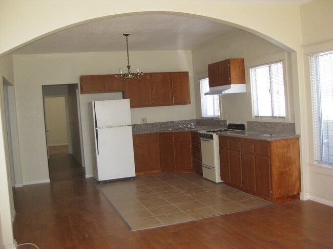 Photo - 959 N Wilton Pl Unit 959 1/2