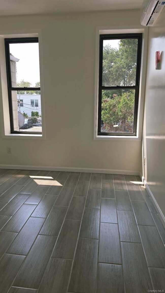 72-16 62nd St Unidad 2