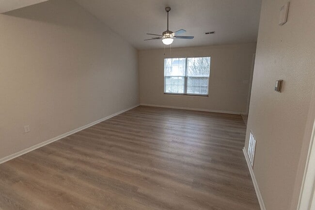 Photo - 1323-1325 Godas Dr Unit 1325