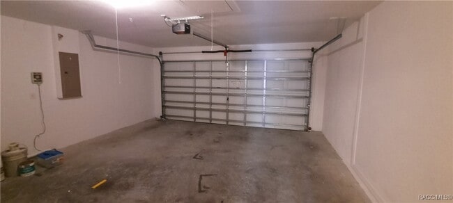 Photo - 9 Elder Ct W